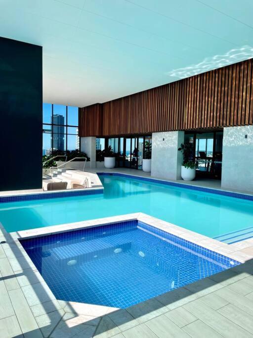Apartmán Stunning Oceanview 2Br In The Heart Of Broadbeach 44F Gold Coast Exteriér fotografie