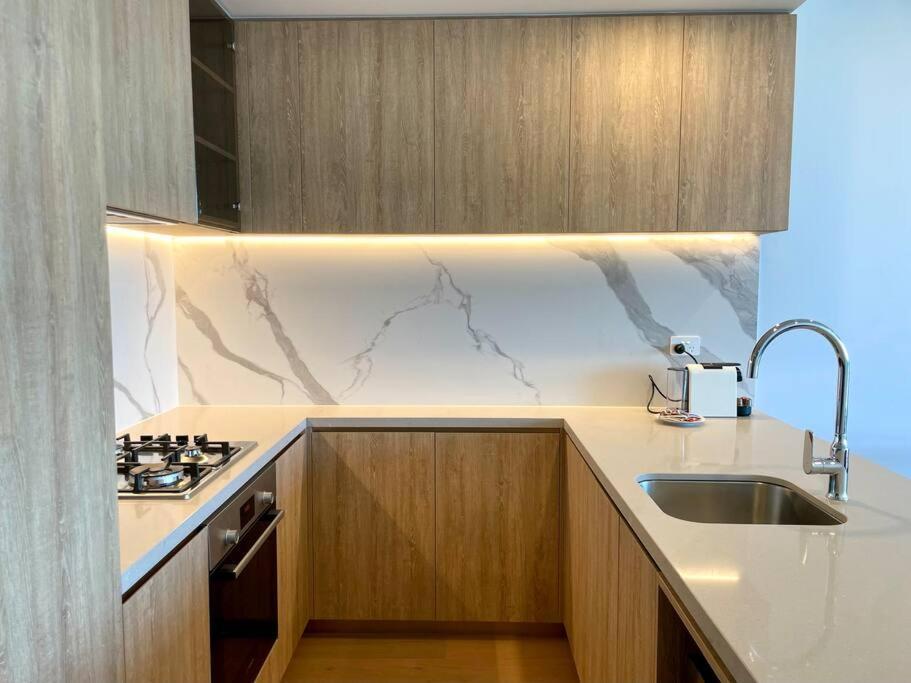 Apartmán Stunning Oceanview 2Br In The Heart Of Broadbeach 44F Gold Coast Exteriér fotografie